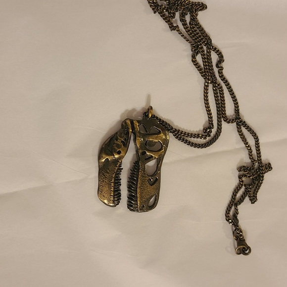 Drop Dead dinosaur necklace - Picture 4 of 4